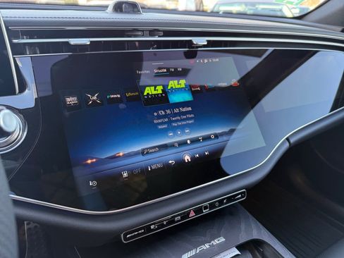 New 2026 Mercedes-Benz E 53 AMG e 4MATIC Sedan image 16