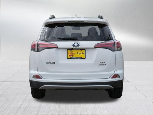 Certified 2018 Toyota RAV4 XLE AWD/4WD image 6