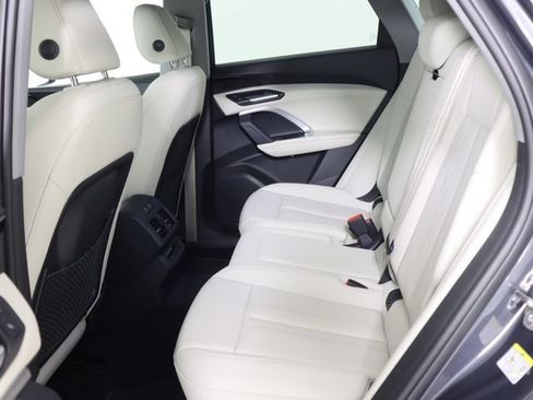 Certified 2025 Audi Q5 Premium w/ Convenience Package AWD/4WD image 15