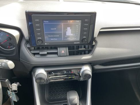 Certified 2021 Toyota RAV4 LE AWD/4WD image 18