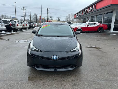 Used 2017 Toyota Prius Three Touring image 8