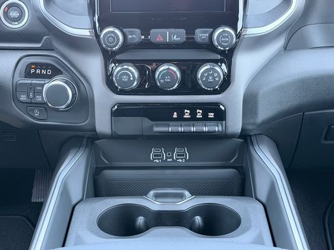 New 2026 RAM 1500 Express AWD/4WD image 19