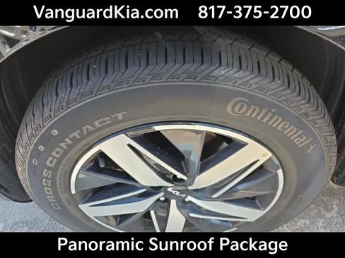 Certified 2023 Kia Sorento S w/ Panoramic Sunroof Package FWD image 5