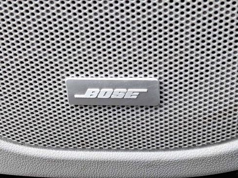 Used 2023 GMC Acadia SLT image 30