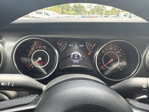 Used 2023 Jeep Gladiator Sport AWD/4WD image 22