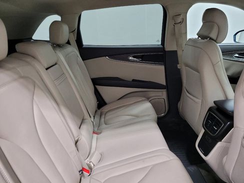 Used 2018 Lincoln MKX Reserve w/ Lincoln MKX Climate Package image 19