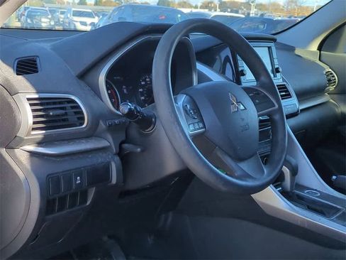 Used 2020 Mitsubishi Eclipse Cross ES image 2