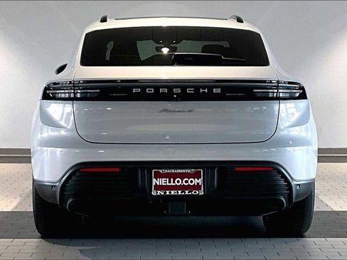 New 2026 Porsche Macan 4 Electric image 6