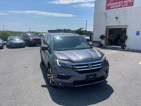 Used 2017 Honda Pilot Touring image 3
