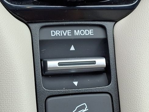 Certified 2026 Honda HR-V LX image 25