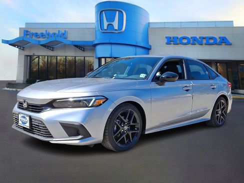 Used 2023 Honda Civic Sport image 3