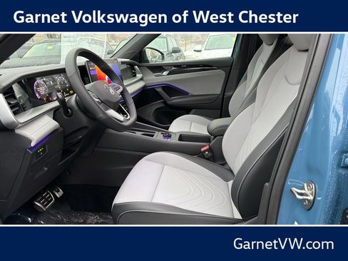 New 2026 Volkswagen Tiguan SE R-Line AWD/4WD image 9
