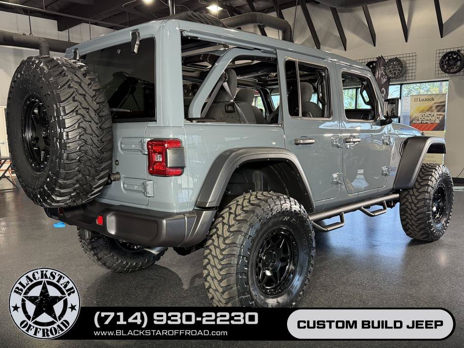 Used 2025 Jeep Wrangler Unlimited Rubicon 4xe w/ Convenience Group AWD/4WD image 7