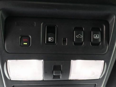 Used 2021 Nissan Titan PRO-4X w/ Pro-4x Convenience Package image 32