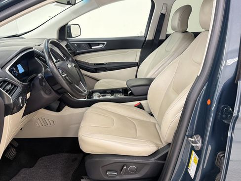 Certified 2019 Ford Edge Titanium w/ Equipment Group 301A FWD image 5