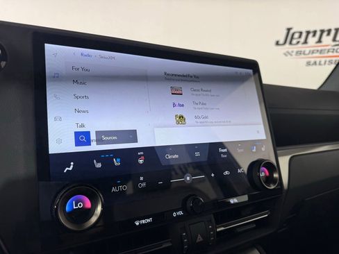 Used 2024 Lexus GX 550 w/ Cold Area Package AWD/4WD image 25