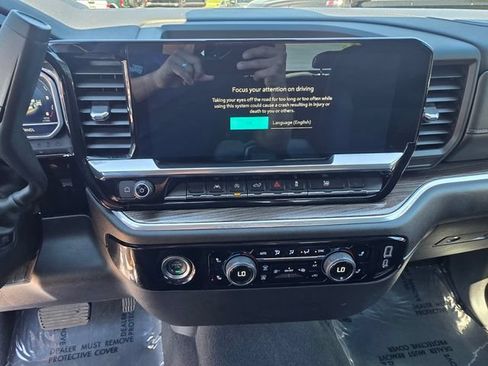 Used 2024 Chevrolet Silverado 1500 LT AWD/4WD image 29
