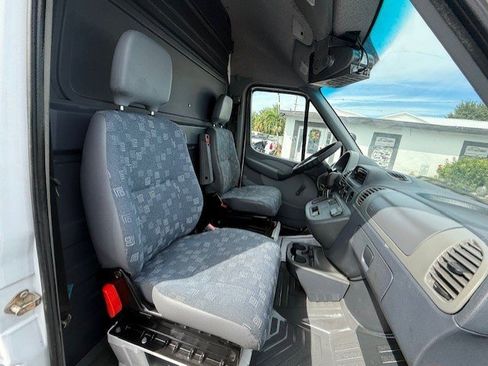 Used 2006 Dodge Sprinter 3500 w/ Cargo Group I image 21