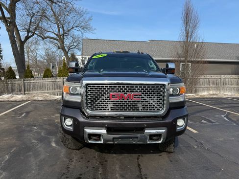 Used 2016 GMC Sierra 2500 Denali w/ Duramax Plus Package image 2