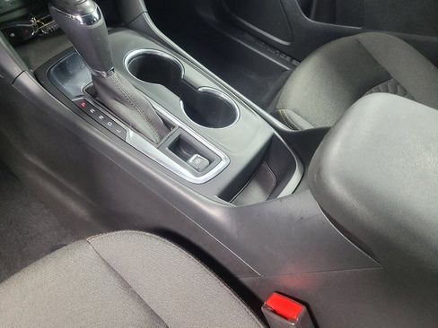 Used 2020 Chevrolet Equinox LT FWD image 26