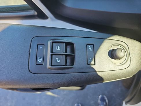 Used 2025 RAM ProMaster 2500 w/ Convenience Group image 24