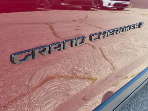 Used 2024 Jeep Grand Cherokee Altitude AWD/4WD image 13
