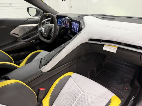 Used 2022 Chevrolet Corvette Stingray Premium Cpe RWD image 27