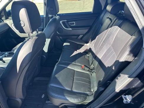 Used 2019 Land Rover Discovery Sport SE image 10