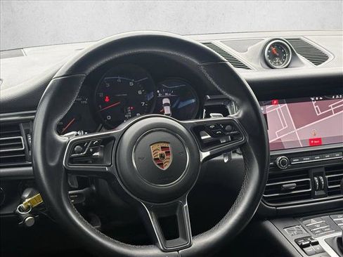 Used 2020 Porsche Macan image 15