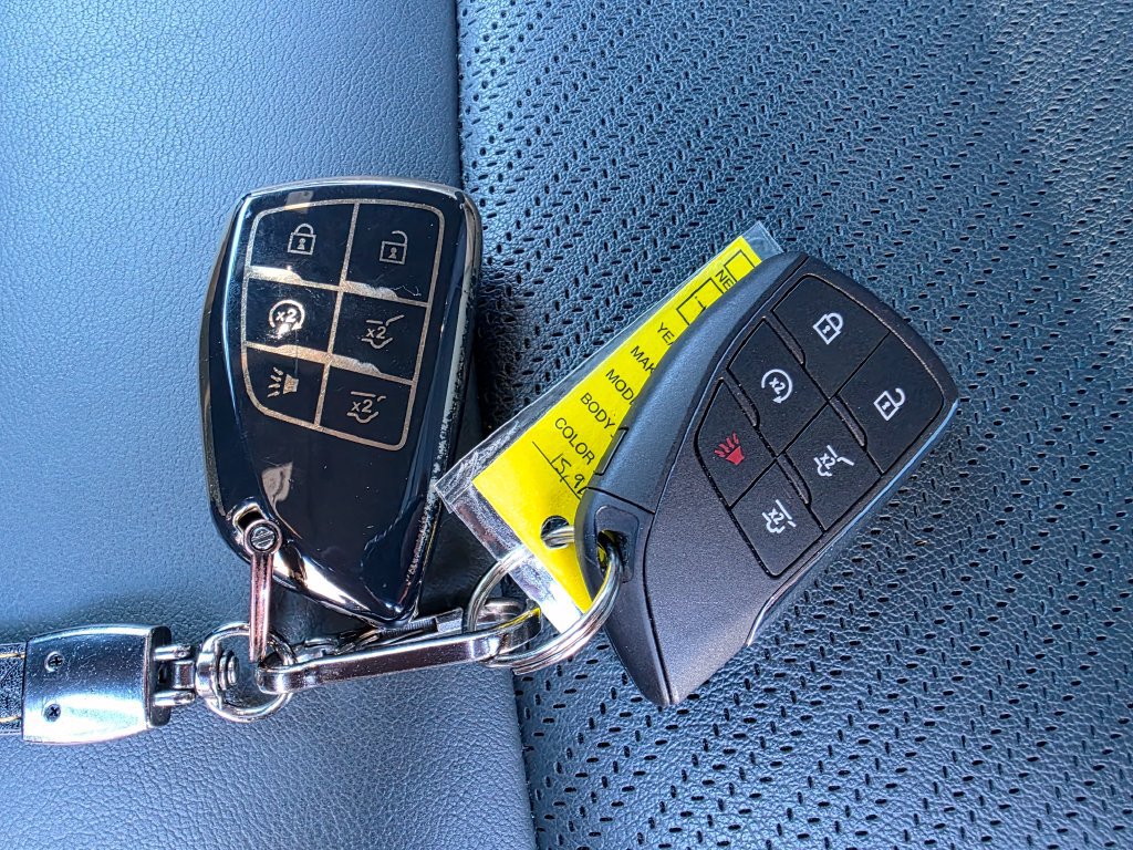 Used 2025 GMC Yukon AT4 AWD/4WD image 14