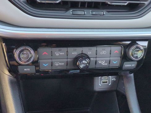 New 2026 Jeep Compass Limited image 21