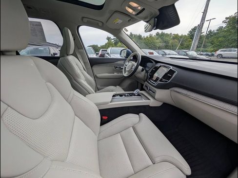 Certified 2025 Volvo XC90 T8 Ultra w/ Protection Package Premier AWD/4WD image 16
