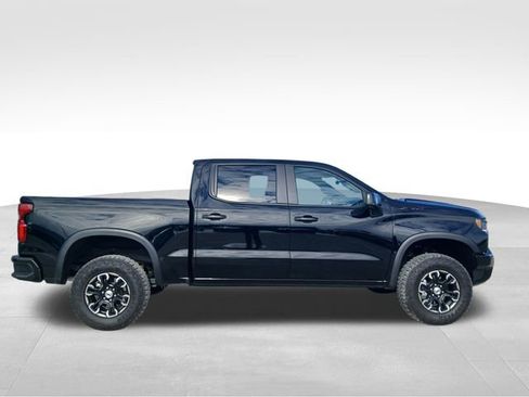 Used 2025 Chevrolet Silverado 1500 ZR2 w/ Technology Package image 8