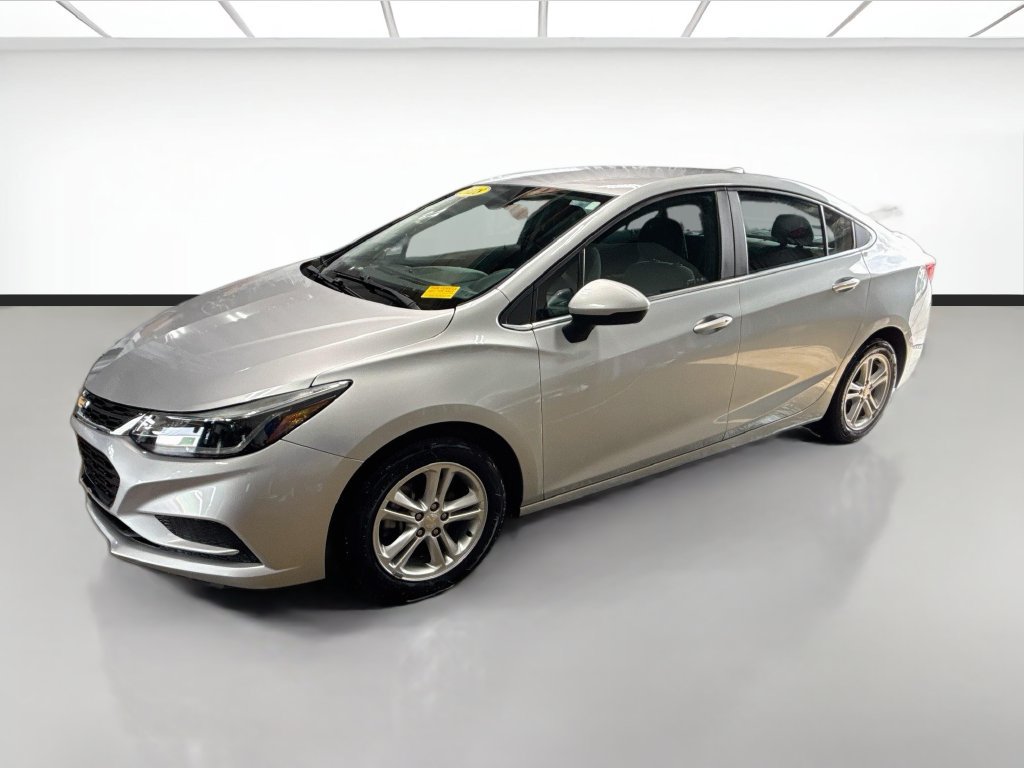 Used 2018 Chevrolet Cruze LT w/ Convenience Package FWD image 1