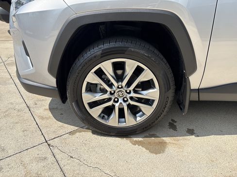 Used 2022 Toyota RAV4 Limited AWD/4WD image 33