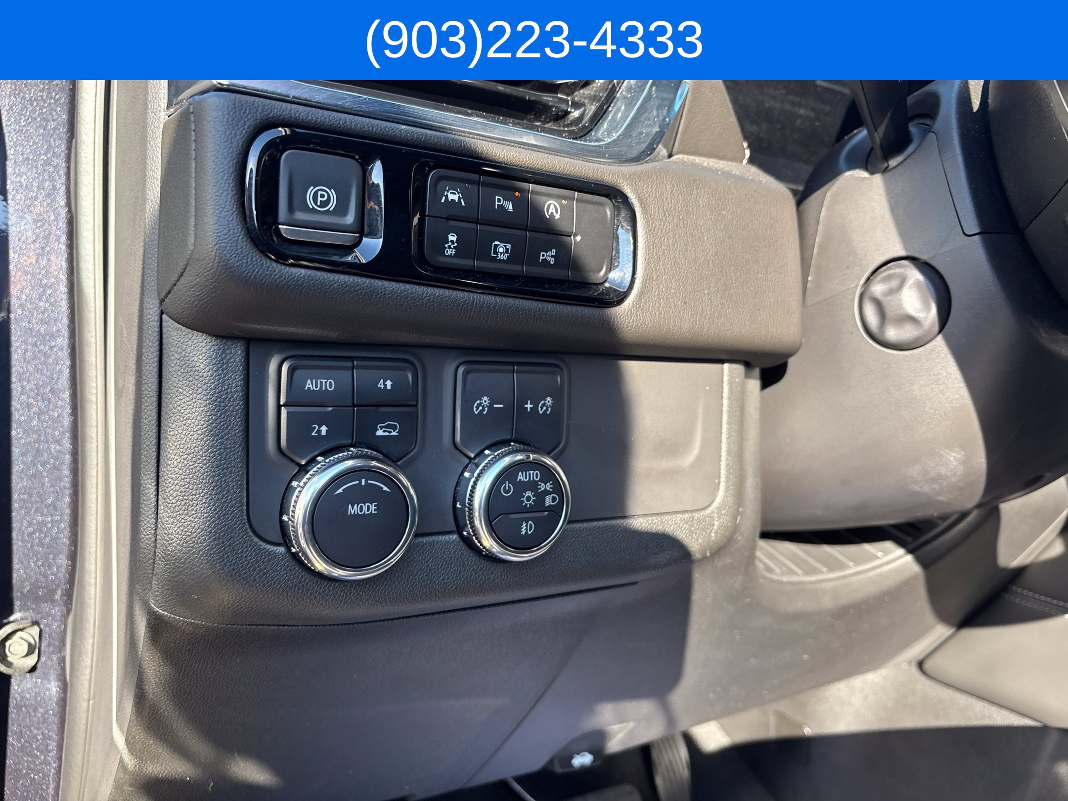 Used 2025 GMC Yukon Denali AWD/4WD image 29