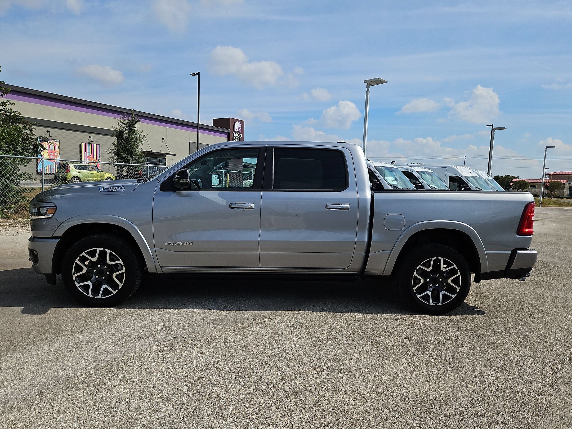 Used 2025 RAM 1500 Laramie w/ Laramie Southwest Edition AWD/4WD image 6