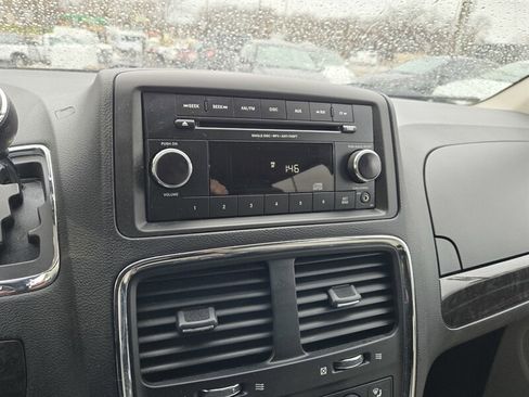 Used 2015 Dodge Grand Caravan SE w/ Quick Order Package 29E SE image 16