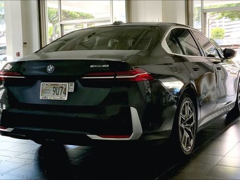 Used 2024 BMW i5 eDrive40i w/ M Sport Package RWD image 6