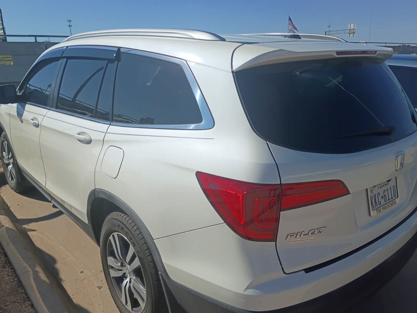Used 2017 Honda Pilot EX-L image 6