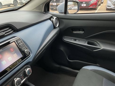 Used 2025 Nissan Versa SV image 34