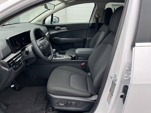 New 2026 Kia Sportage LX w/ LX Convenience Package AWD/4WD image 28
