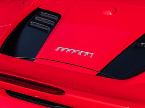 Used 2021 Ferrari F8 Tributo image 14