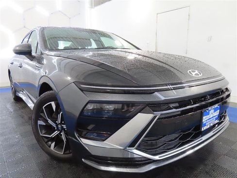 Used 2025 Hyundai Sonata SEL FWD image 3