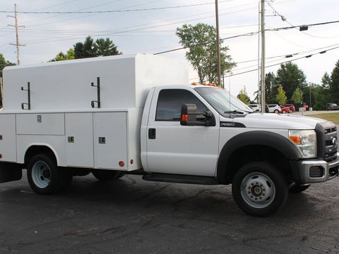 Used 2014 Ford F550 4x4 Regular Cab Super Duty image 9