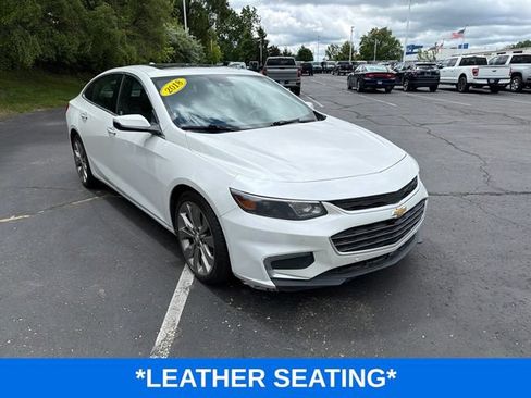 Used 2018 Chevrolet Malibu Premier w/ Premier True North Edition FWD image 2