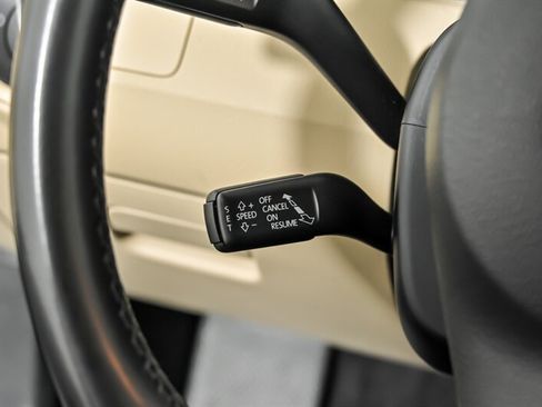 Used 2013 Volkswagen CC R-Line FWD image 23