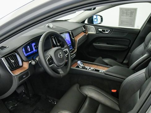 Certified 2023 Volvo XC60 B5 Ultimate w/ Climate Package AWD/4WD image 17