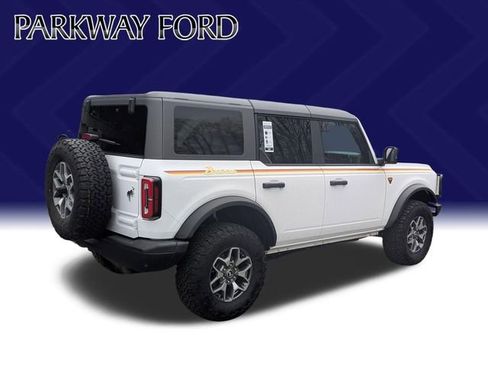 Used 2024 Ford Bronco Badlands image 5
