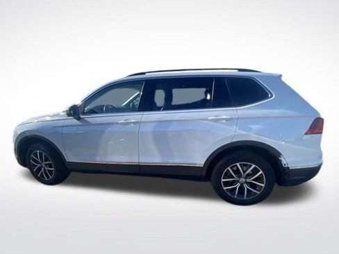 Used 2020 Volkswagen Tiguan SE w/ Panoramic Sunroof Package AWD/4WD image 3